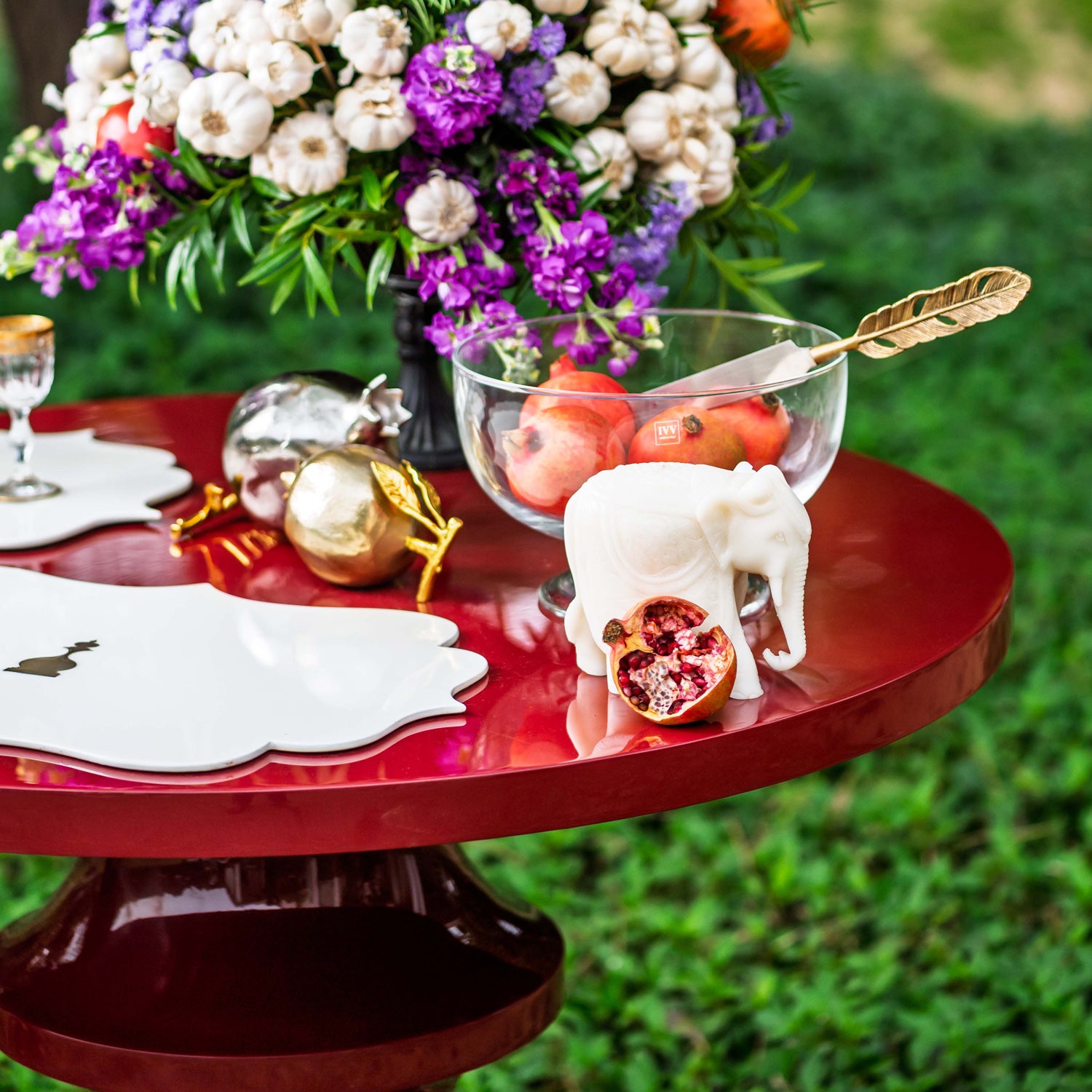 WOODEN BREAKFAST TABLE 01