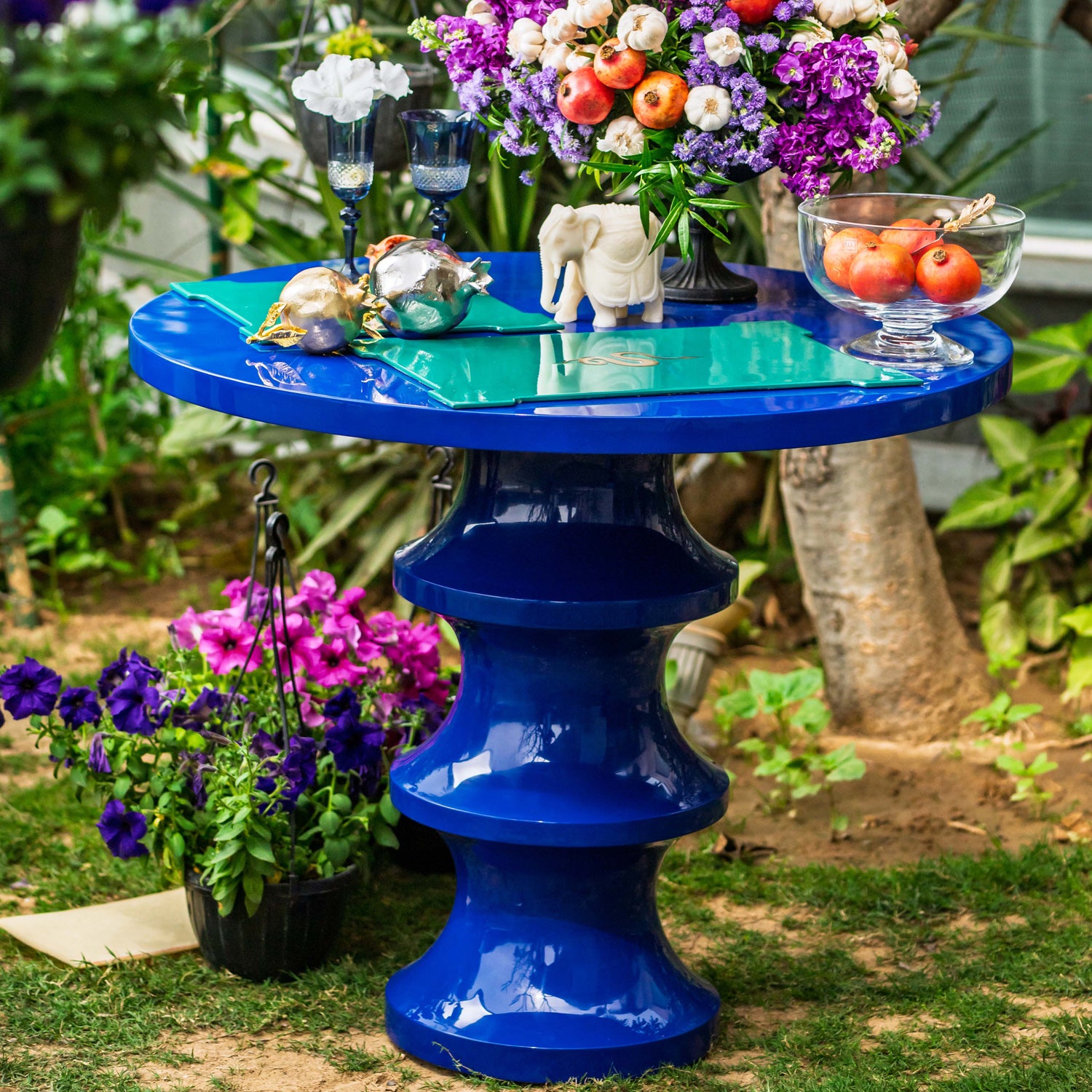WOODEN BREAKFAST TABLE 02