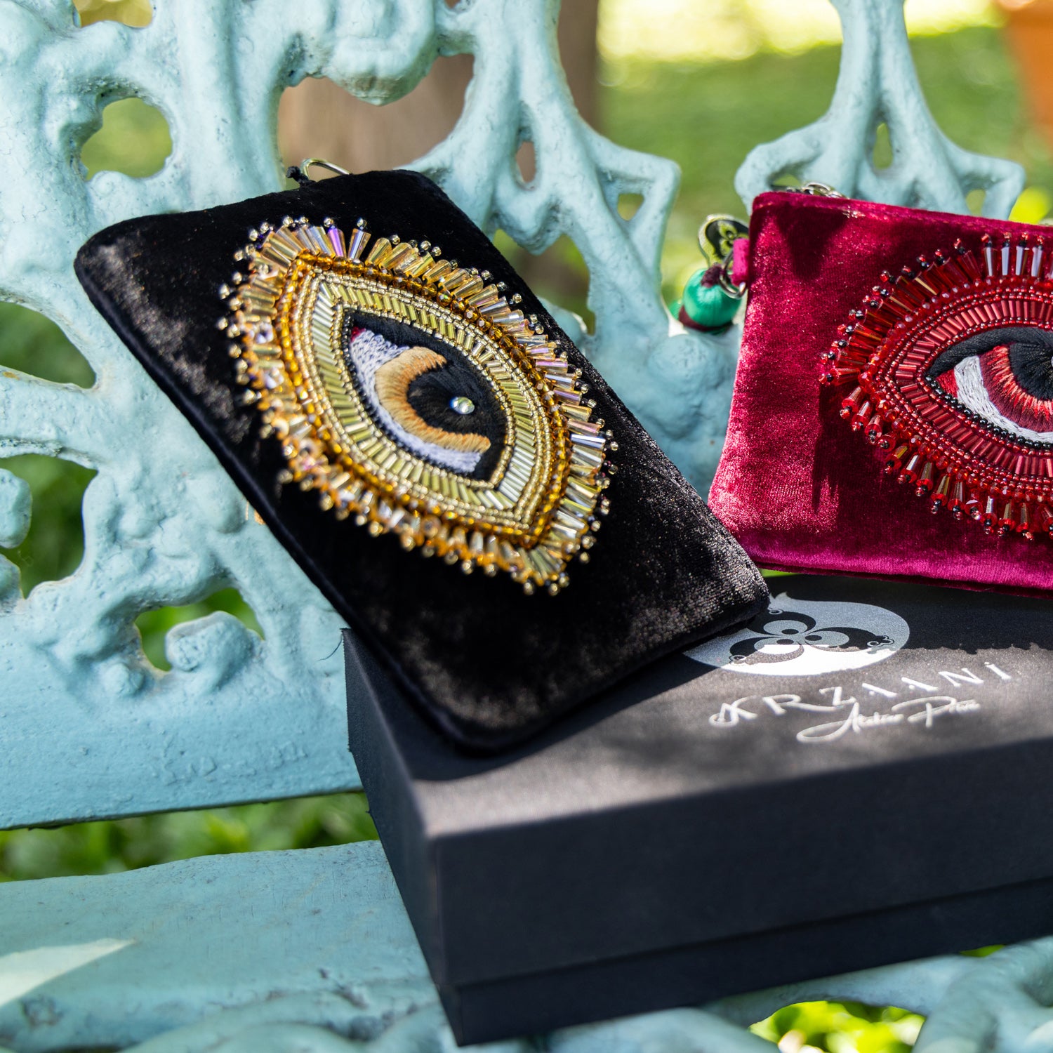 EMBROIDERED POCHETTE - NOIR