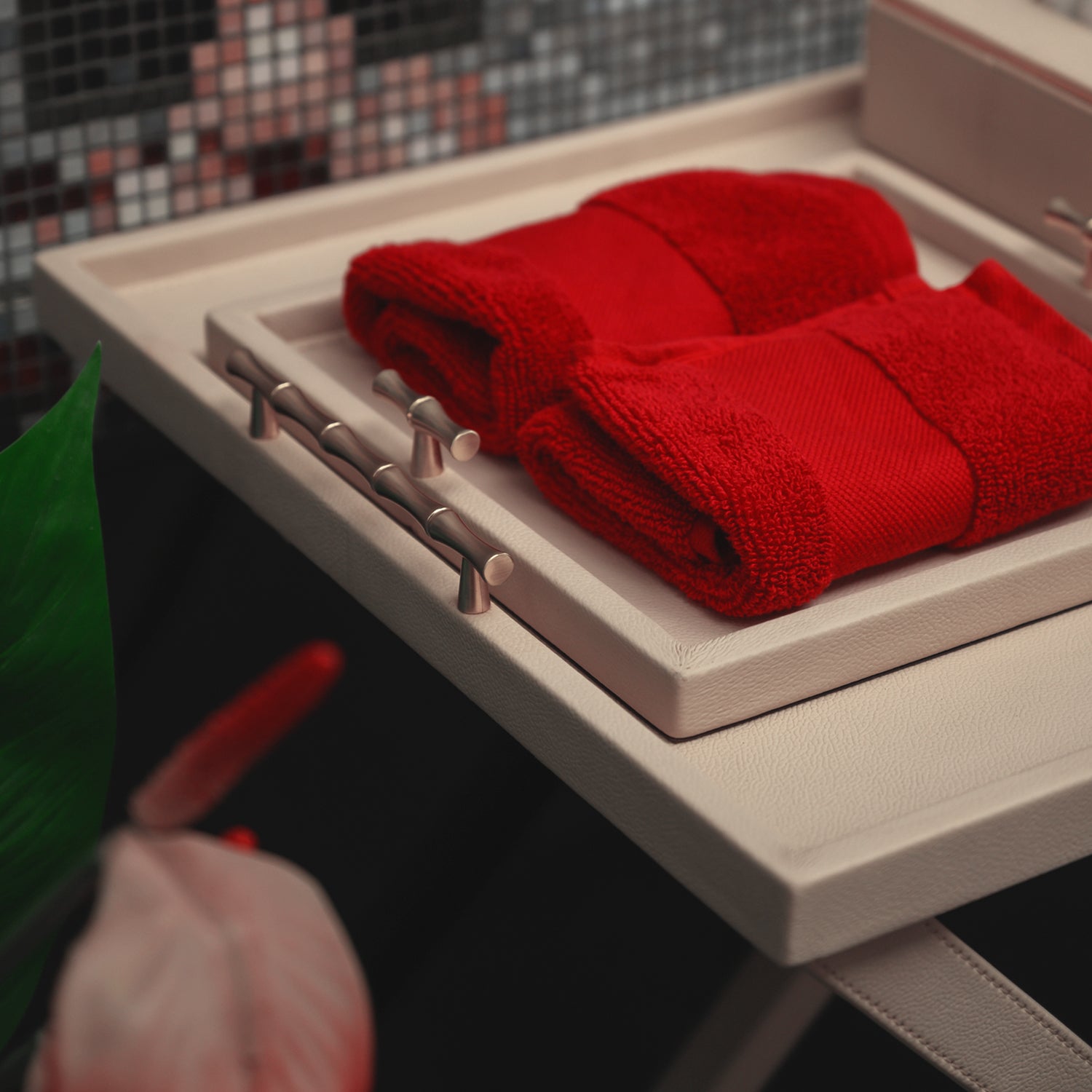 BUTLER TRAY WITH STAND 02