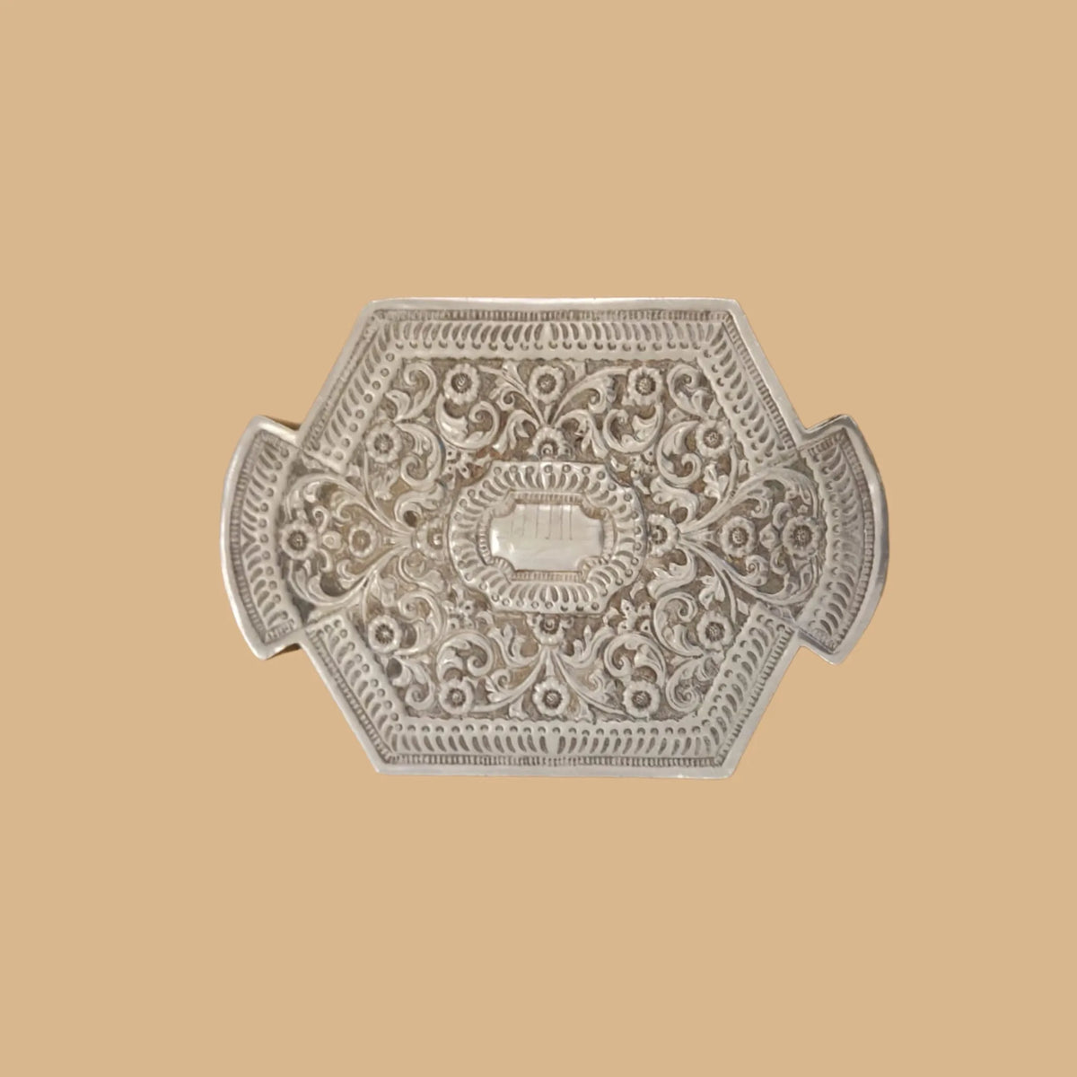 Arzaani
Antique-style Decorative Sliver Box Artefacts
Artifacts
South Indian artifacts
Indian artefacts