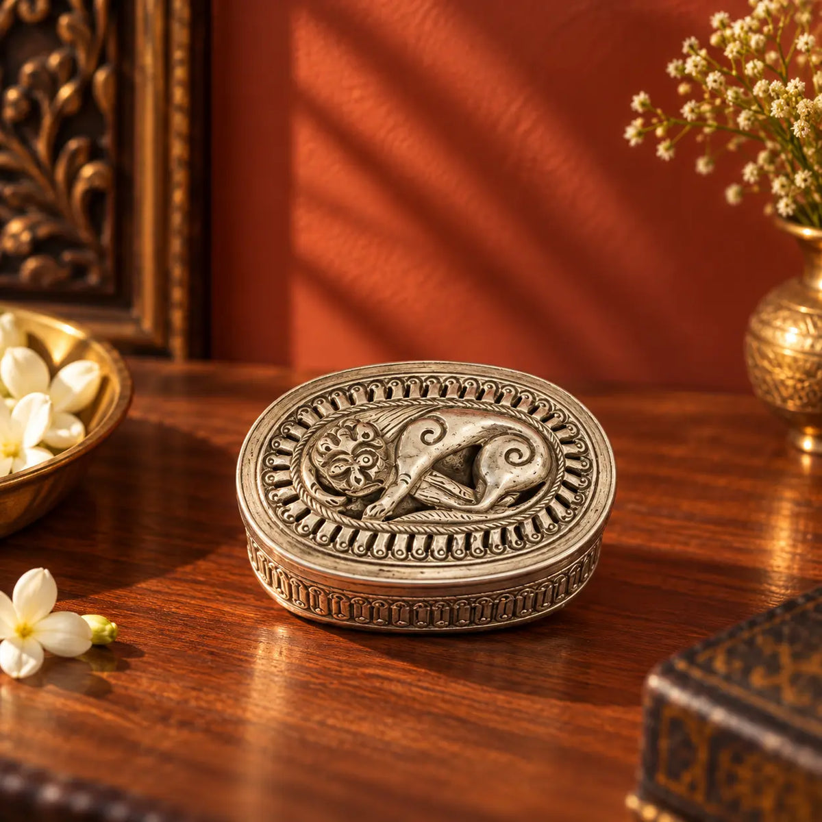 Arzaani
Silver Carved Box Artefacts
Artifacts
South Indian artifacts
Indian artefacts