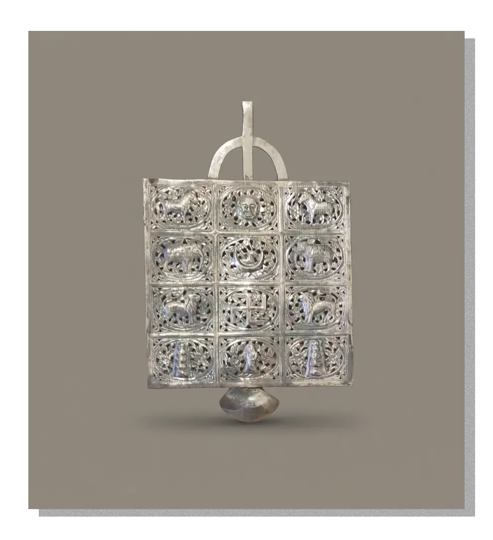 Arzaani
Silver Ritual Plate Artefacts
Artifacts
South Indian artifacts
Indian artefacts