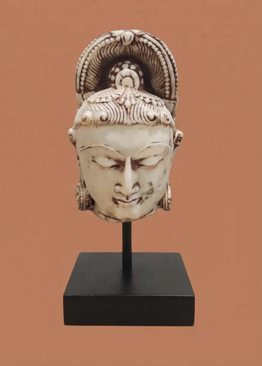 Arzaani
Kiritamukuta Temple Head Sculpture Artefacts
Artifacts
South Indian artifacts
Indian artefacts