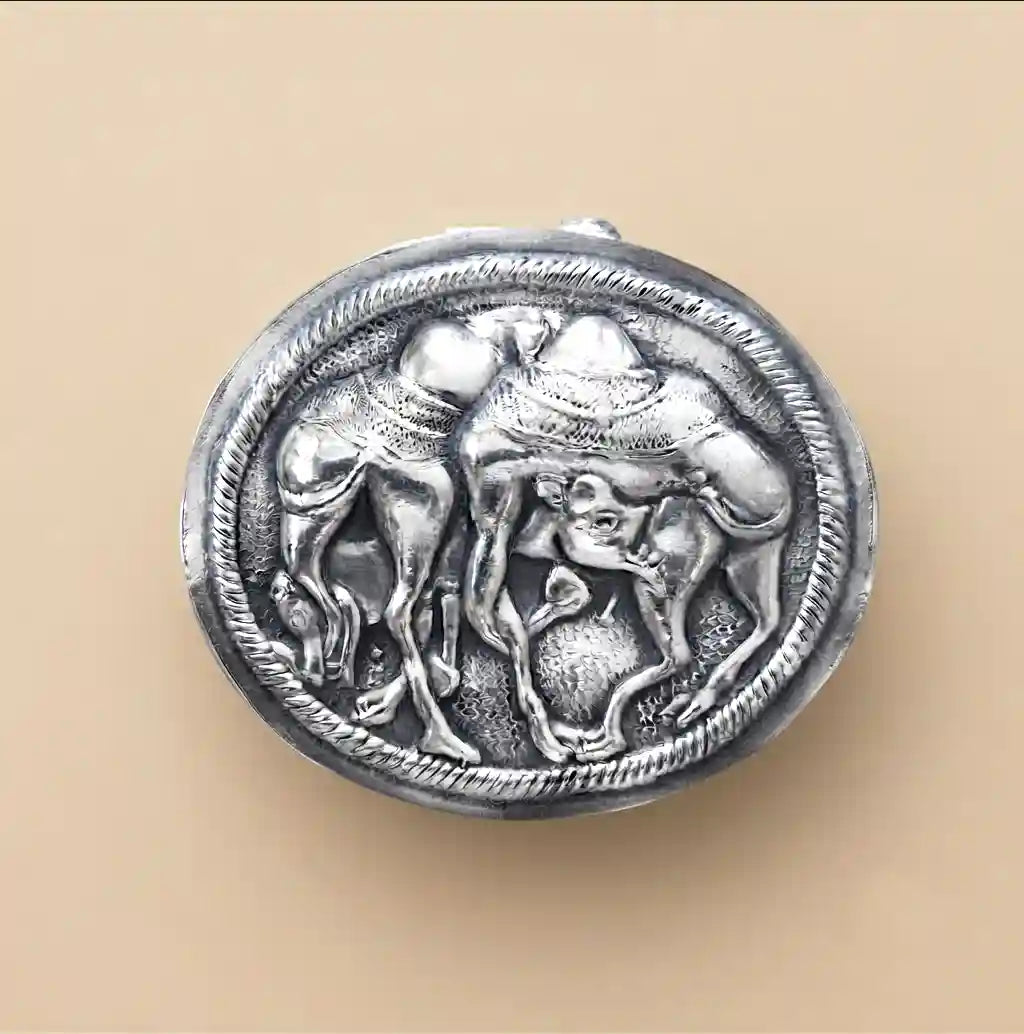 Arzaani
Antique Silver Box Artefacts
Artifacts
South Indian artifacts
Indian artefacts