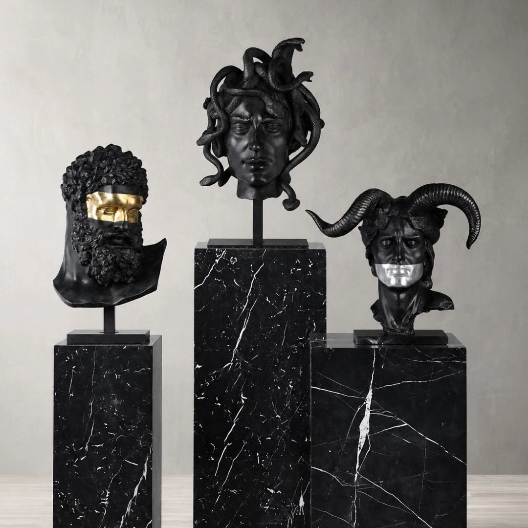 MEDUSA 2 BUST ON STAND