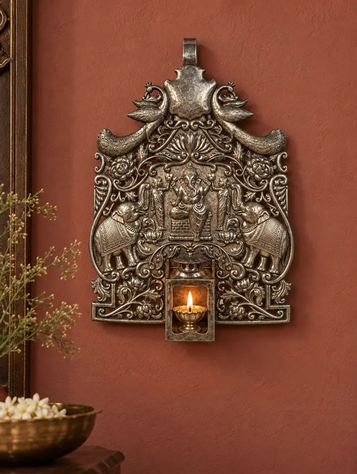 Arzaani
Silver Ganesha Wall Sconce Artefacts
Artifacts
South Indian artifacts
Indian artefacts